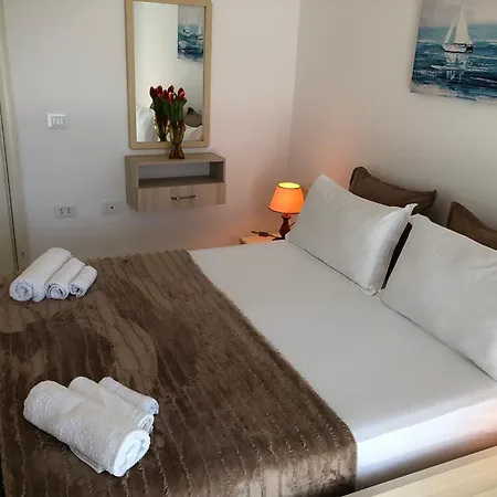 Ions Seaview Apartament Wlora