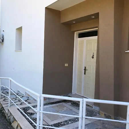 Ions Seaview Apartament