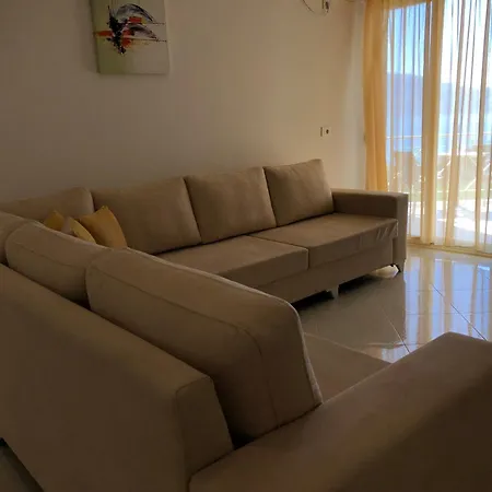 Ions Seaview Apartament Wlora