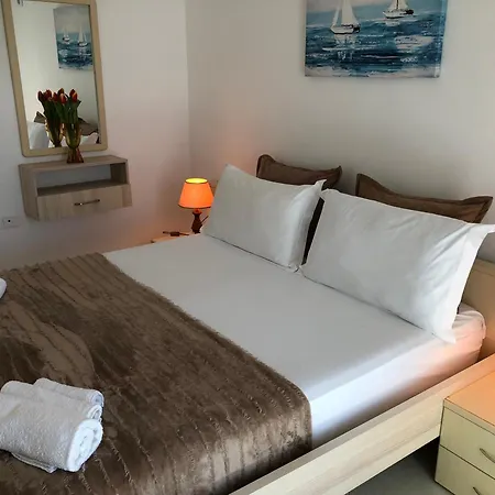 Ions Seaview Apartament