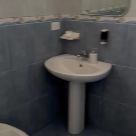 Ions Seaview Apartament *